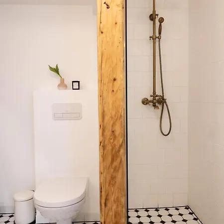 Elegant Ada Johanna Apartment, Close To The Centre And Apartman Pärnu